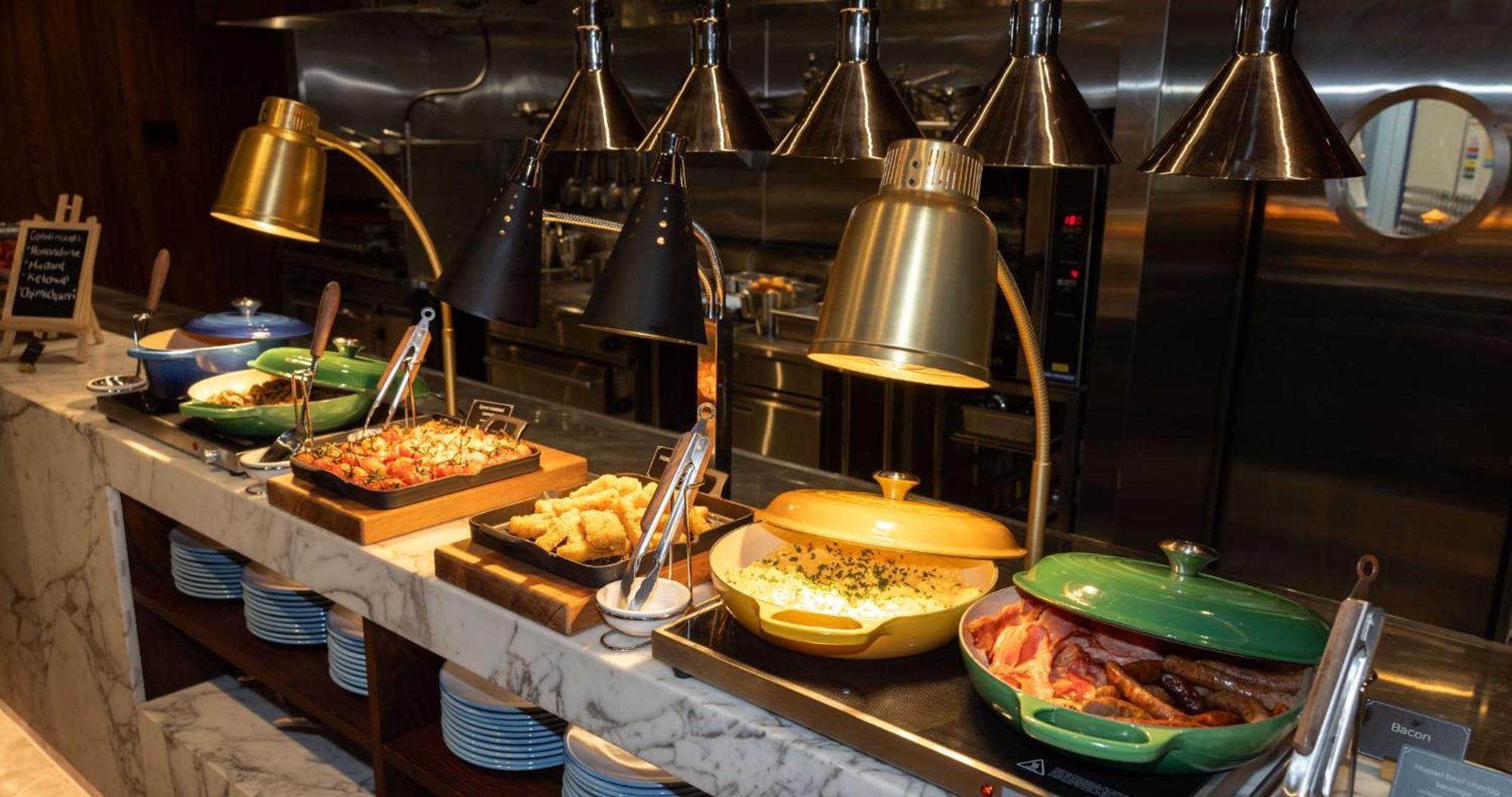 Horizon By Skycity Окленд Экстерьер фото A chafing dish buffet